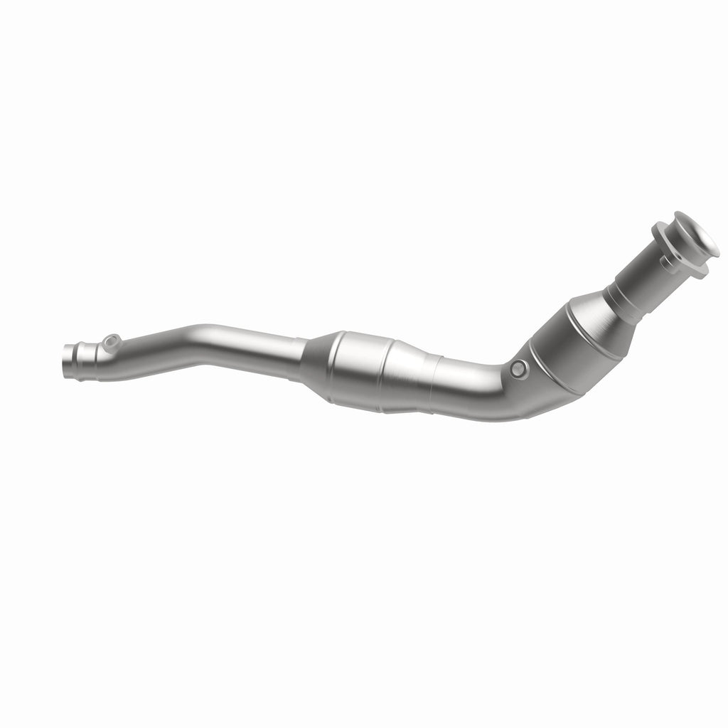 MagnaFlow Exhaust Products 21-717 OEM Grade Direct-Fit Catalytic Converter for Select Land Rover LR4