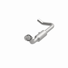 Load image into Gallery viewer, MagnaFlow Exhaust Products 5451651 California CARB Direct-Fit Catalytic Converter for Select Chrysler Aspen, Dodge Durango