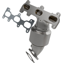 Load image into Gallery viewer, MagnaFlow Exhaust Products 50675 HM Grade Manifold Catalytic Converter for Select Hyundai Santa Fe, Hyundai Tucson, Kia Sportage