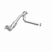 Load image into Gallery viewer, MagnaFlow Exhaust Products 4651508 California CARB Direct-Fit Catalytic Converter for Select Lincoln Navigator