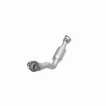 Load image into Gallery viewer, MagnaFlow Exhaust Products 51996 OEM Grade Direct-Fit Catalytic Converter for Select Chevrolet Malibu, Oldsmobile Achieva, Oldsmobile Alero, Oldsmobile Cutlass, Pontiac Grand Am