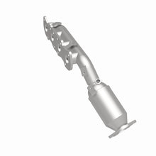 Load image into Gallery viewer, MagnaFlow Exhaust Products 22-093 OEM Grade Manifold Catalytic Converter for Select Hyundai Equus, Hyundai Genesis, Kia K900