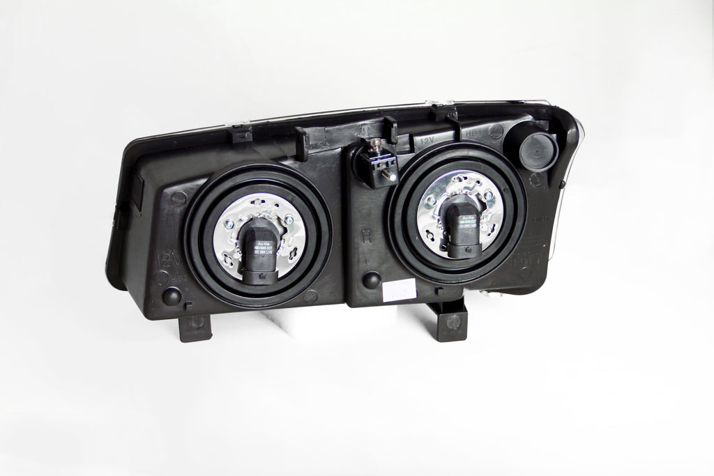 ANZO USA 111009 Crystal Headlight Set for Select Chevrolet Avalanche 1500, Chevrolet Avalanche 2500, Chevrolet Silverado 1500, Chevrolet Silverado Classic, Chevrolet Silverado HD, Chevrolet Silverado HD Classic, Chevrolet Silverado 2500, Chevrolet