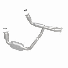 Load image into Gallery viewer, MagnaFlow Exhaust Products 447284 California CARB Direct-Fit Catalytic Converter for Select Chevrolet Silverado 1500, Chevrolet Tahoe, GMC Sierra 1500, GMC Yukon