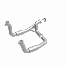 Load image into Gallery viewer, MagnaFlow Exhaust Products 5551297 California CARB Direct-Fit Catalytic Converter for Select Ford F-250 Super Duty, Ford F-350 Super Duty