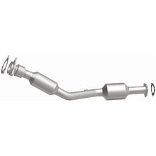 Load image into Gallery viewer, MagnaFlow Exhaust Products 5481722 California CARB Direct-Fit Catalytic Converter for Select Saturn Vue