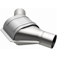 Load image into Gallery viewer, MagnaFlow Exhaust Products 51184 OEM Grade Universal Catalytic Converter for Select Lincoln Continental, Saab 9-2X, Subaru Baja, Subaru Forester, Subaru Impreza, Subaru Legacy, Subaru Outback