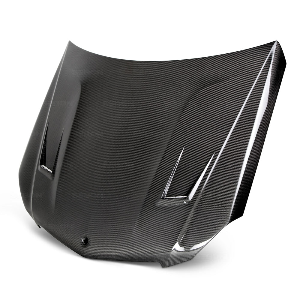 12-14-Mercedes-Benz-C63-Gt-Style-Carbon-Fiber-Hood