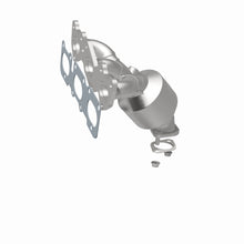 Load image into Gallery viewer, MagnaFlow Exhaust Products 5582202 California CARB Manifold Catalytic Converter for Select Hyundai Santa Fe