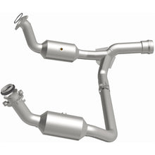 Load image into Gallery viewer, MagnaFlow Exhaust Products 280211 OEM Grade Direct-Fit Catalytic Converter for Select Cadillac Escalade, Cadillac Escalade ESV, Chevrolet Silverado 1500, Chevrolet Silverado LTD, Chevrolet Suburban, Chevrolet Tahoe, GMC Sierra 1500, GMC Sierra Limited,