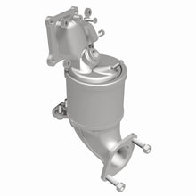 Load image into Gallery viewer, MagnaFlow Exhaust Products 290133 OEM Grade Manifold Catalytic Converter for Select Hyundai Santa Cruz, Hyundai Tucson, Kia Sorento, Kia Sportage