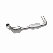 Load image into Gallery viewer, MagnaFlow Exhaust Products 51433 OEM Grade Direct-Fit Catalytic Converter for Select Ford E-150, Ford E-150 Club Wagon, Ford E-150 Econoline, Ford E-150 Econoline Club Wagon, Ford E-250