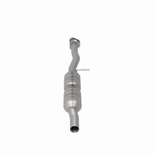 Load image into Gallery viewer, MagnaFlow Exhaust Products 55323 HM Grade Direct-Fit Catalytic Converter for Select Ford Excursion, Ford F-250 Super Duty, Ford F-350 Super Duty, Ford F-450 Super Duty, Ford F-550 Super Duty