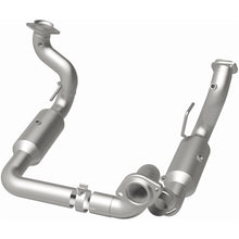 Load image into Gallery viewer, MagnaFlow Exhaust Products 280246 OEM Grade Direct-Fit Catalytic Converter for Select Ford F-250 Super Duty, Ford F-350 Super Duty