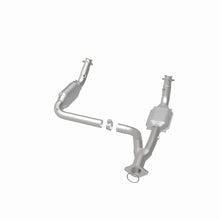 Load image into Gallery viewer, MagnaFlow Exhaust Products 49644 OEM Grade Direct-Fit Catalytic Converter for Select Chevrolet Silverado HD, Chevrolet Silverado HD Classic, Chevrolet Silverado Classic, Chevrolet Silverado HD, GMC Sierra HD, GMC Sierra HD Classic, GMC Sierra Classic,