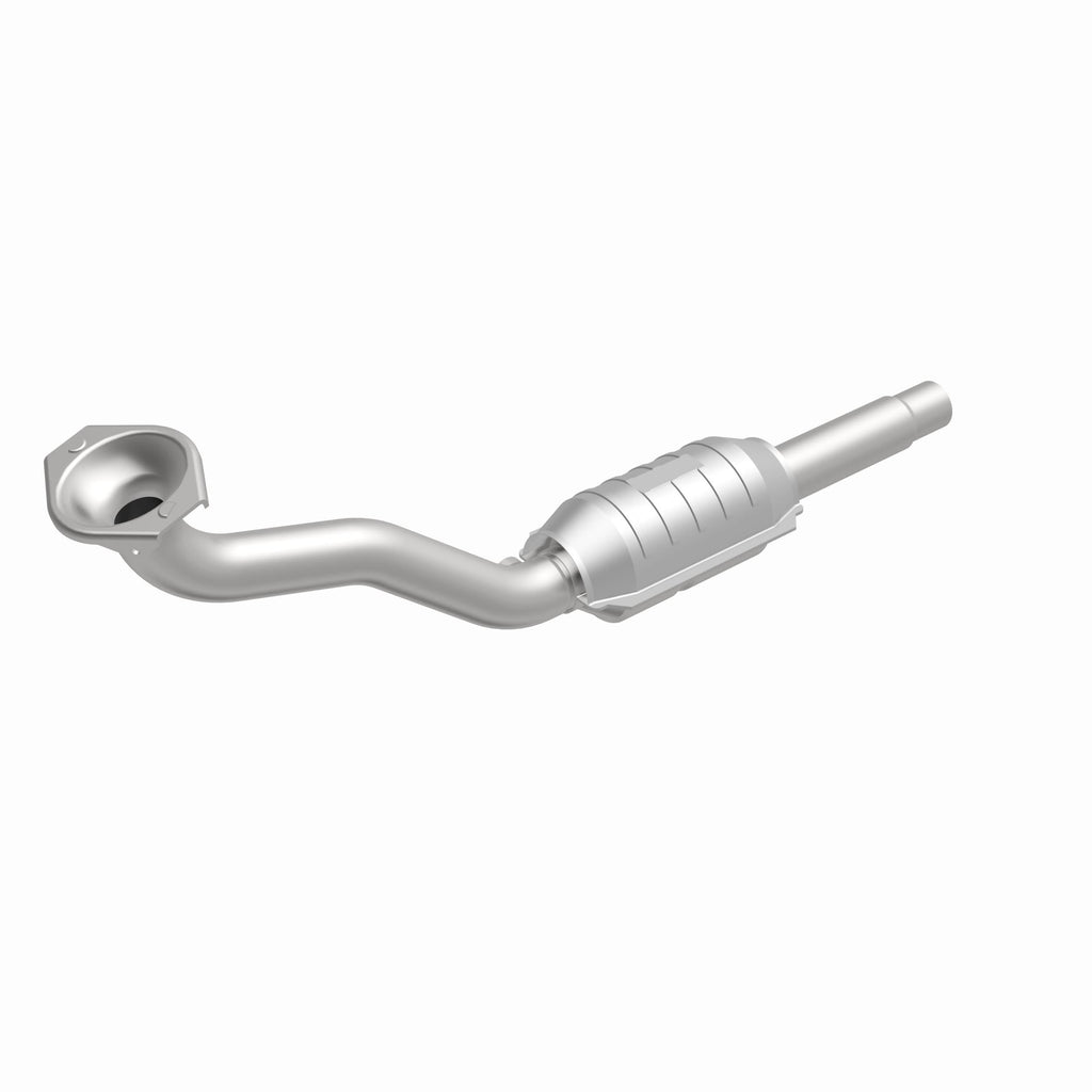 MagnaFlow Exhaust Products 22923 Standard Grade Direct-Fit Catalytic Converter for Select Volkswagen Golf, Volkswagen Jetta