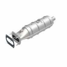 Load image into Gallery viewer, MagnaFlow Exhaust Products 339203 California CARB Direct-Fit Catalytic Converter for Select Ford E-250 Econoline, Ford E-250 Econoline Club Wagon, Ford E-350 Econoline, Ford E-350 Econoline Club Wagon, Ford F-250, Ford F-350