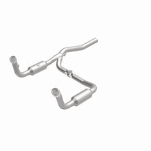 Load image into Gallery viewer, MagnaFlow Exhaust Products 5551148 California CARB Direct-Fit Catalytic Converter for Select Dodge Nitro, Jeep Liberty