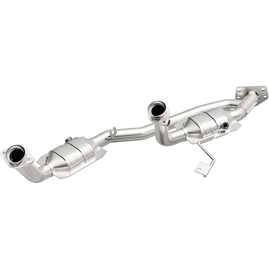 MagnaFlow Exhaust Products 49079 OEM Grade Direct-Fit Catalytic Converter for Select Ford Freestar, Mercury Monterey