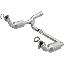 Load image into Gallery viewer, MagnaFlow Exhaust Products 280211 OEM Grade Direct-Fit Catalytic Converter for Select Cadillac Escalade, Cadillac Escalade ESV, Chevrolet Silverado 1500, Chevrolet Silverado LTD, Chevrolet Suburban, Chevrolet Tahoe, GMC Sierra 1500, GMC Sierra Limited,