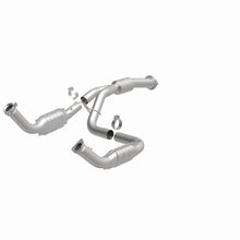 Load image into Gallery viewer, MagnaFlow Exhaust Products 51812 OEM Grade Direct-Fit Catalytic Converter for Select Chevrolet Silverado HD, Chevrolet Silverado HD, GMC Sierra HD, GMC Sierra HD