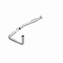 Load image into Gallery viewer, MagnaFlow Exhaust Products 23142 HM Grade Direct-Fit Catalytic Converter for Select Chevrolet Express 2500, Chevrolet Express 3500, Chevrolet G30, GMC G3500, GMC Savana 2500, GMC Savana