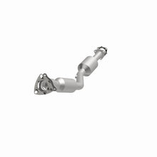Load image into Gallery viewer, MagnaFlow Exhaust Products 5481722 California CARB Direct-Fit Catalytic Converter for Select Saturn Vue