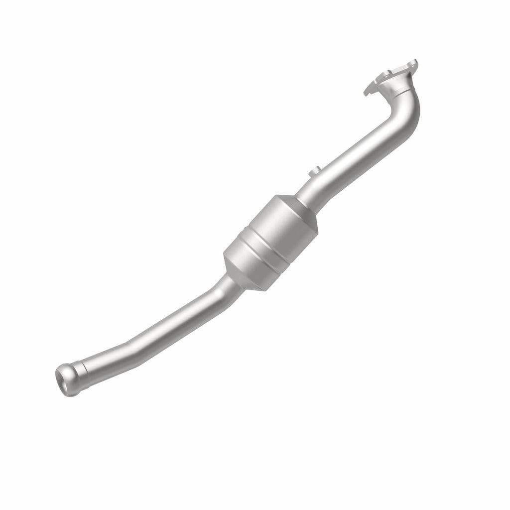 MagnaFlow Exhaust Products 49737 OEM Grade Direct-Fit Catalytic Converter for Select Dodge Durango, Jeep Grand Cherokee
