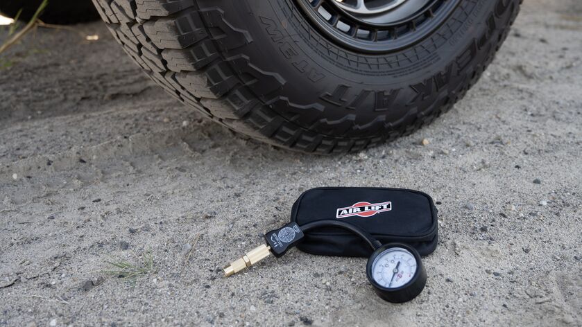 Air Lift 16151 Air Lift’s Analog Air Pressure Gauge