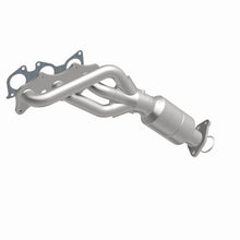 Load image into Gallery viewer, MagnaFlow Exhaust Products 5481198 California CARB Manifold Catalytic Converter for Select Toyota 4Runner, Toyota FJ Cruiser