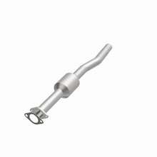 Load image into Gallery viewer, MagnaFlow Exhaust Products 5592804 California CARB Direct-Fit Catalytic Converter for Select Chevrolet Captiva Sport, Chevrolet Equinox, GMC Terrain