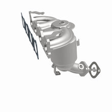 Load image into Gallery viewer, MagnaFlow Exhaust Products 5531774 California CARB Manifold Catalytic Converter for Select Kia Sorento