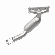 Load image into Gallery viewer, MagnaFlow Exhaust Products 5531226 California CARB Manifold Catalytic Converter for Select BMW 528i, BMW 528i xDrive, BMW 528xi