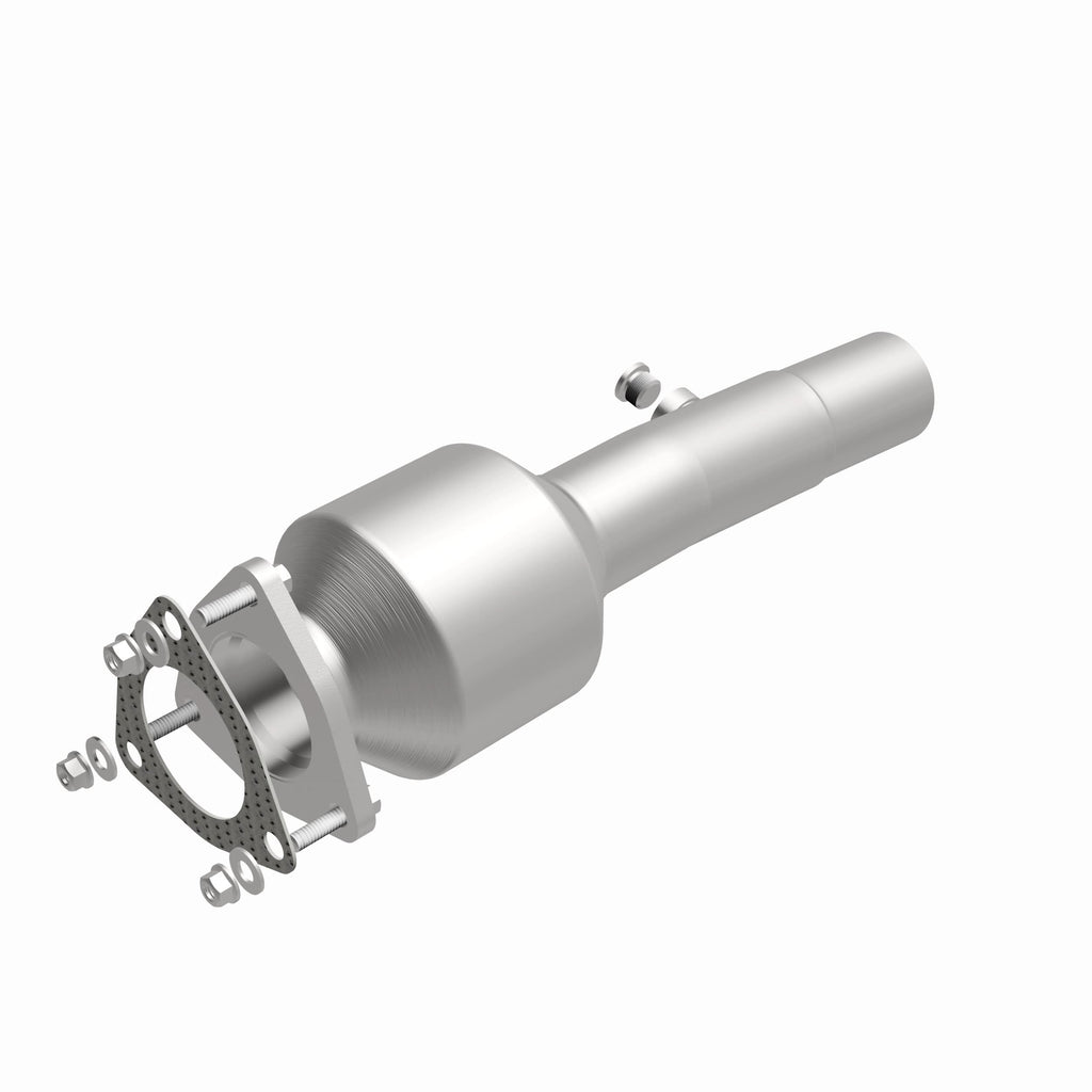 MagnaFlow Exhaust Products 280732 OEM Grade Direct-Fit Catalytic Converter for Select Land Rover Discovery Sport, Land Rover Range Rover Evoque