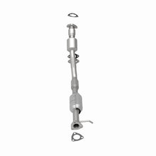Load image into Gallery viewer, MagnaFlow Exhaust Products 51391 OEM Grade Direct-Fit Catalytic Converter for Select Saturn Vue