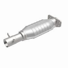 Load image into Gallery viewer, MagnaFlow Exhaust Products 93486 Standard Grade Direct-Fit Catalytic Converter for Select Chevrolet S10, Chevrolet S10 Blazer, GMC Jimmy, GMC S15, GMC S15 Jimmy, GMC Sonoma, GMC Syclone, GMC Typhoon, Oldsmobile Bravada