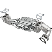 Load image into Gallery viewer, MagnaFlow Exhaust Products 5531587 California CARB Manifold Catalytic Converter for Select Subaru Forester, Subaru Impreza, Subaru Legacy, Subaru Outback, Subaru XV Crosstrek