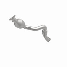 Load image into Gallery viewer, MagnaFlow Exhaust Products 5582586 California CARB Direct-Fit Catalytic Converter for Select Audi Q7, Volkswagen Touareg