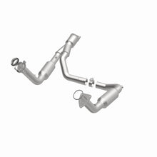 Load image into Gallery viewer, MagnaFlow Exhaust Products 5451650 California CARB Direct-Fit Catalytic Converter for Select Buick Rainier, Chevrolet Trailblazer, GMC Envoy