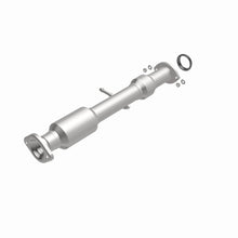 Load image into Gallery viewer, MagnaFlow Exhaust Products 52534 OEM Grade Direct-Fit Catalytic Converter for Select Toyota Highlander