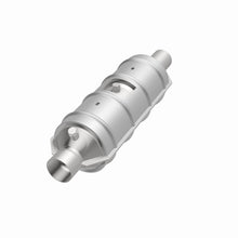 Load image into Gallery viewer, MagnaFlow Exhaust Products 55300 Standard Grade Universal Catalytic Converter for Select Ford E-350 Econoline, Ford E-350 Econoline Club Wagon, Ford E-350 Super Duty, Ford E-450 Super Duty, Ford F-250, Ford F-250 Super Duty, Ford F-350 Super Duty, Ford