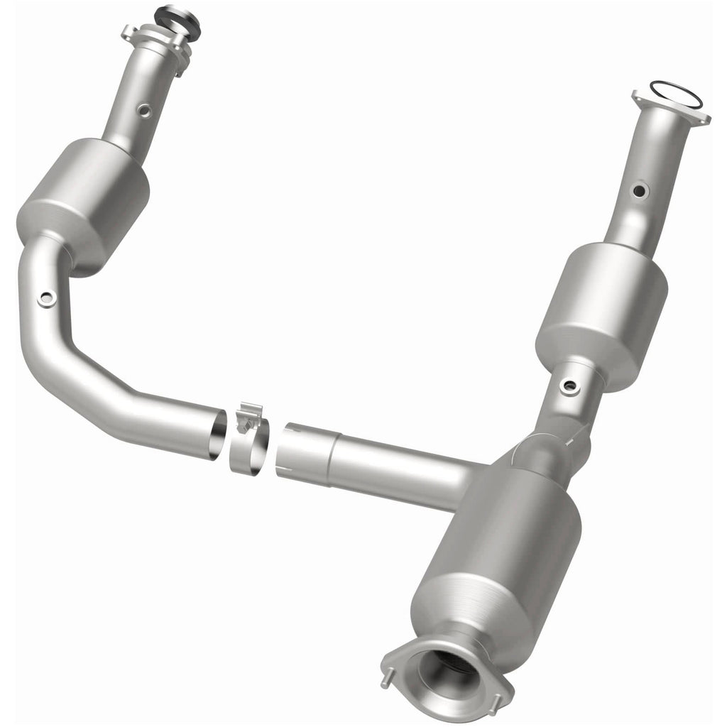 MagnaFlow Exhaust Products 280429 OEM Grade Direct-Fit Catalytic Converter for Select Chevrolet Express 2500, Chevrolet Express 3500, Chevrolet Express 4500, GMC Savana 2500, GMC Savana 3500, GMC Savana