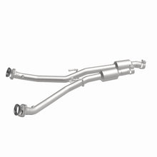 Load image into Gallery viewer, MagnaFlow Exhaust Products 557969 California CARB Direct-Fit Catalytic Converter for Select Cadillac CTS