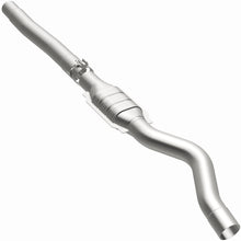 Load image into Gallery viewer, MagnaFlow Exhaust Products 3391233 California CARB Direct-Fit Catalytic Converter for Select Dodge Dakota