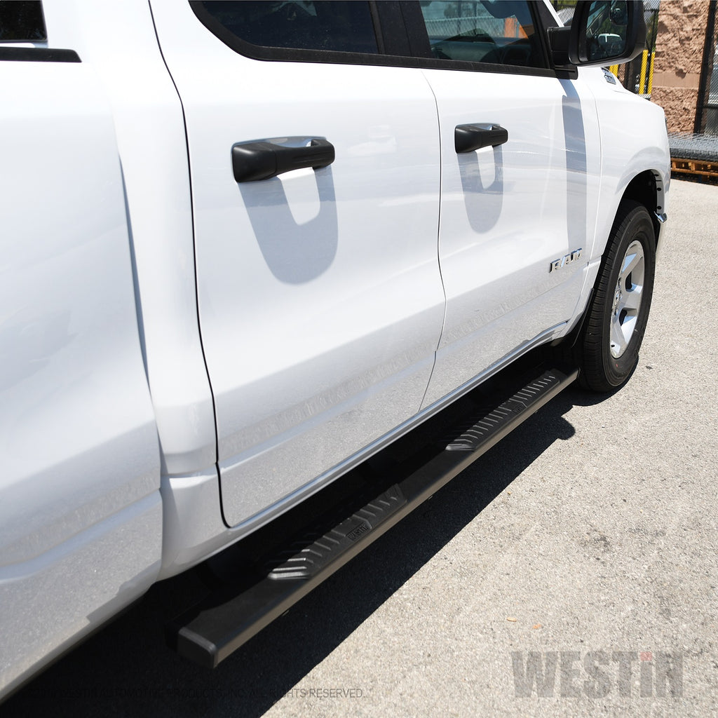 19-20-Ram-1500-Quad-Cab-(Excl-2019-Ram-1500-Classic)-R5-Nerf-Step-Bars---Black
