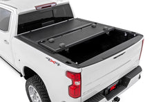Load image into Gallery viewer, Rough Country 47119551B Hard Low Profile Bed Cover for Select Chevrolet Silverado 1500, GMC Sierra