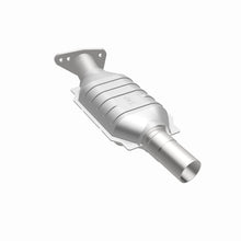 Load image into Gallery viewer, MagnaFlow Exhaust Products 3322418 California CARB Direct-Fit Catalytic Converter for Select Buick Century, Buick Electra, Buick Estate Wagon, Buick LeSabre, Buick Regal, Buick Riviera, Cadillac DeVille, Cadillac Eldorado, Cadillac Fleetwood, Cadillac