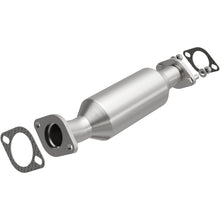 Load image into Gallery viewer, MagnaFlow Exhaust Products 24226 HM Grade Direct-Fit Catalytic Converter for Select Jaguar Vanden Plas, Jaguar XJ6