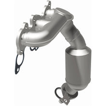 Load image into Gallery viewer, MagnaFlow Exhaust Products 5582833 California CARB Manifold Catalytic Converter for Select Lexus RX330, Toyota Highlander, Toyota Sienna