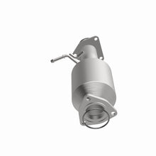Load image into Gallery viewer, MagnaFlow Exhaust Products 21-293 OEM Grade Direct-Fit Catalytic Converter for Select Honda CR-V